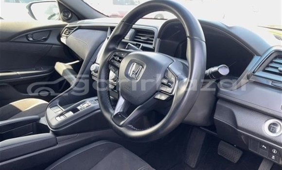 Buy Used 2019 Honda Insight in Dhaka, Dhaka Buy Used 2019 Honda Insight in Dhaka, Dhaka