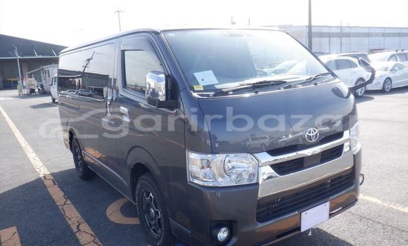 Buy Used 2021 Toyota Hiace in Dhaka, Dhaka Buy Used 2021 Toyota Hiace in Dhaka, Dhaka