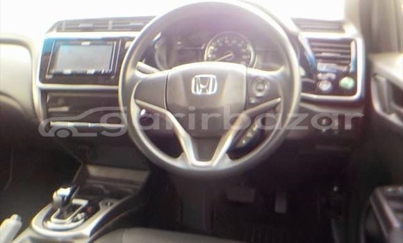 Buy Used 2017 Honda Grace in Dhaka, Dhaka Buy Used 2017 Honda Grace in Dhaka, Dhaka
