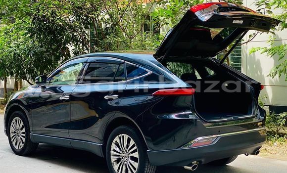 Buy Used 2021 Toyota Harrier in Dhaka, Dhaka Buy Used 2021 Toyota Harrier in Dhaka, Dhaka
