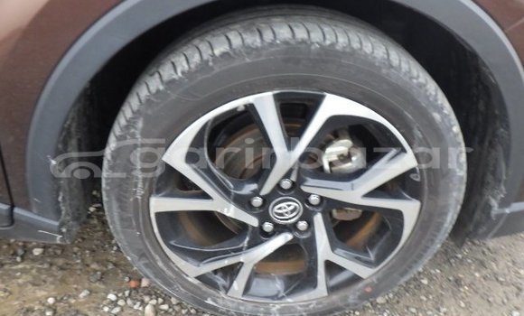 Buy Used 2020 Toyota CH-R in Dhaka, Dhaka Buy Used 2020 Toyota CH-R in Dhaka, Dhaka