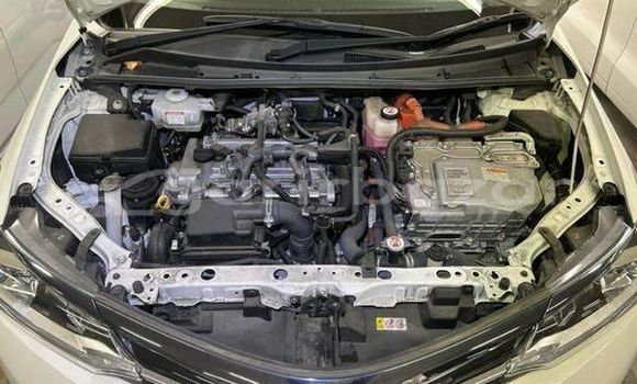 Buy Used 2016 Toyota axio fielder in Dhaka, Dhaka Buy Used 2016 Toyota axio fielder in Dhaka, Dhaka