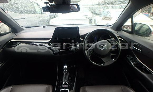 Buy Import 2019 Toyota CH-R in Dhaka, Dhaka Buy Import 2019 Toyota CH-R in Dhaka, Dhaka