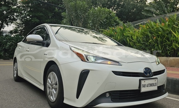 Buy Import 2019 Toyota prius s led in Dhaka, Dhaka Buy Import 2019 Toyota prius s led in Dhaka, Dhaka