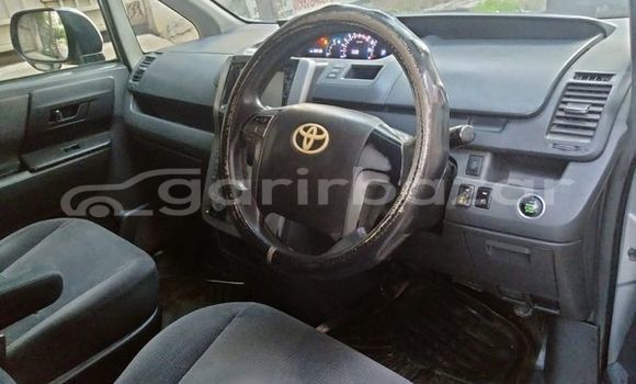 Buy Used 2010 Toyota Noah in Dhaka, Dhaka Buy Used 2010 Toyota Noah in Dhaka, Dhaka