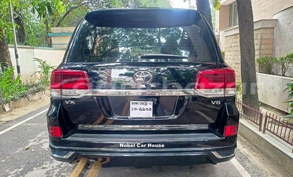Buy Used 2011 Toyota Land Cruiser in Dhaka, Dhaka Buy Used 2011 Toyota Land Cruiser in Dhaka, Dhaka