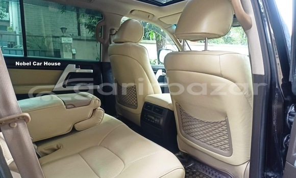 Buy Used 2011 Toyota Land Cruiser in Dhaka, Dhaka Buy Used 2011 Toyota Land Cruiser in Dhaka, Dhaka
