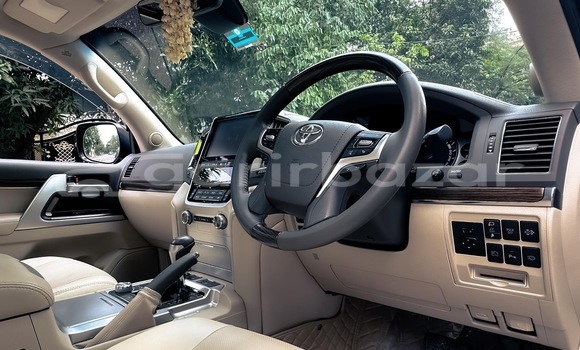 Buy Used 2018 Toyota Land Cruiser in Dhaka, Dhaka Buy Used 2018 Toyota Land Cruiser in Dhaka, Dhaka