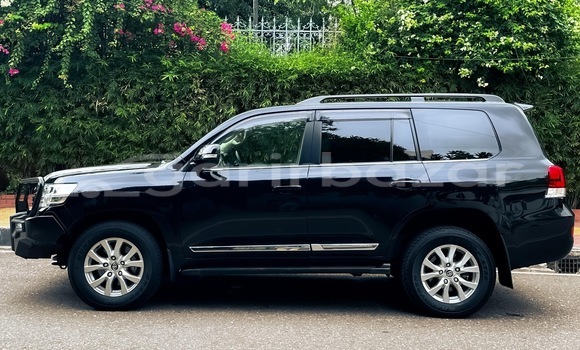 Buy Used 2018 Toyota Land Cruiser in Dhaka, Dhaka Buy Used 2018 Toyota Land Cruiser in Dhaka, Dhaka
