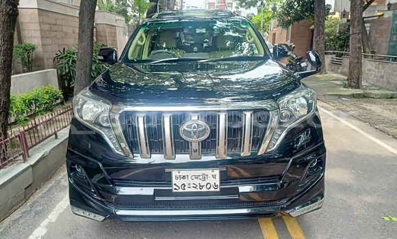 কেনা ব্যবহৃত Toyota Land Cruiser Prado Black গাড়ী মধ্যে ঢাকা মধ্যে Dhaka