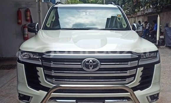 Buy Used 2022 Toyota land cruiser zx in Dhaka, Dhaka Buy Used 2022 Toyota land cruiser zx in Dhaka, Dhaka