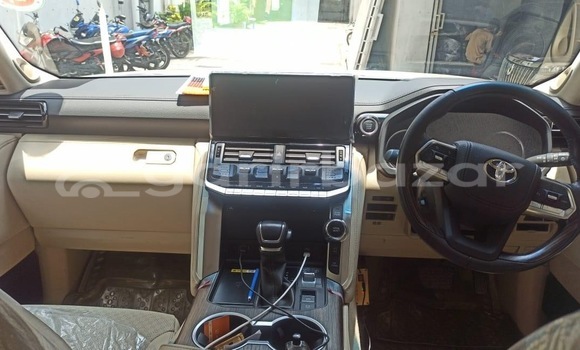 Buy Used 2022 Toyota land cruiser zx in Dhaka, Dhaka Buy Used 2022 Toyota land cruiser zx in Dhaka, Dhaka