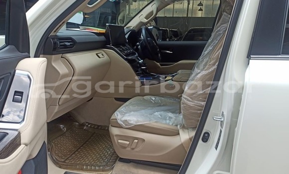 Buy Used 2022 Toyota land cruiser zx in Dhaka, Dhaka Buy Used 2022 Toyota land cruiser zx in Dhaka, Dhaka