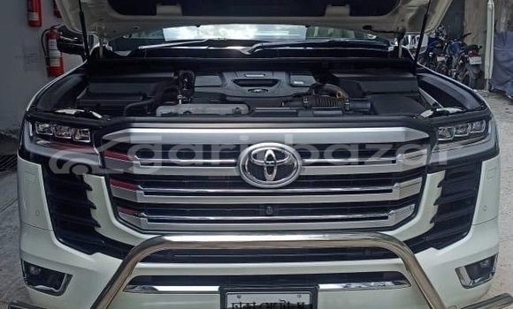Buy Used 2022 Toyota land cruiser zx in Dhaka, Dhaka Buy Used 2022 Toyota land cruiser zx in Dhaka, Dhaka