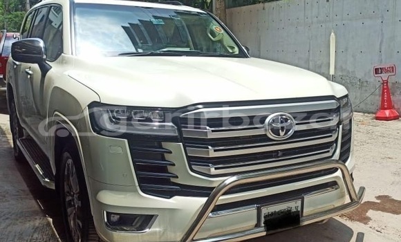 Buy Used 2022 Toyota land cruiser zx in Dhaka, Dhaka Buy Used 2022 Toyota land cruiser zx in Dhaka, Dhaka