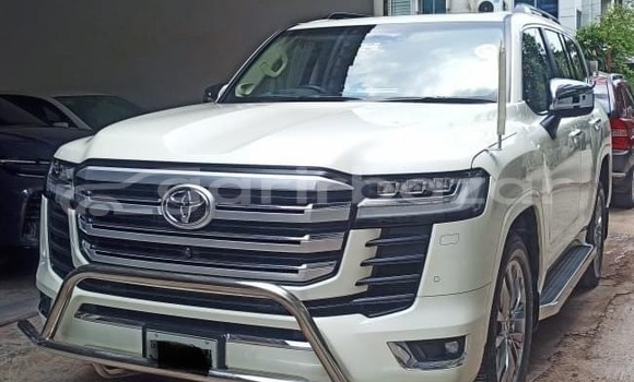 Buy Used 2022 Toyota land cruiser zx in Dhaka, Dhaka Buy Used 2022 Toyota land cruiser zx in Dhaka, Dhaka