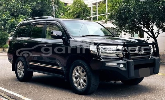 Buy Used 2018 Toyota Land Cruiser in Dhaka, Dhaka Buy Used 2018 Toyota Land Cruiser in Dhaka, Dhaka