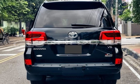Buy Used 2018 Toyota Land Cruiser in Dhaka, Dhaka Buy Used 2018 Toyota Land Cruiser in Dhaka, Dhaka