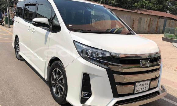 Buy Used 2017 Toyota Noah in Dhaka, Dhaka Buy Used 2017 Toyota Noah in Dhaka, Dhaka