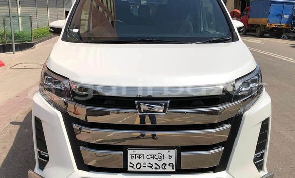 Buy Used 2017 Toyota Noah in Dhaka, Dhaka Buy Used 2017 Toyota Noah in Dhaka, Dhaka