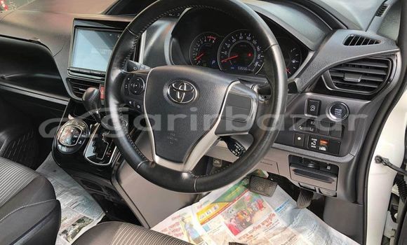 Buy Used 2017 Toyota Noah in Dhaka, Dhaka Buy Used 2017 Toyota Noah in Dhaka, Dhaka