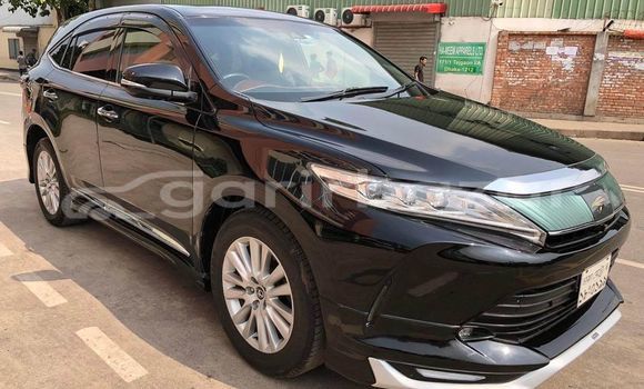 Buy Used 2018 Toyota Harrier in Dhaka, Dhaka Buy Used 2018 Toyota Harrier in Dhaka, Dhaka