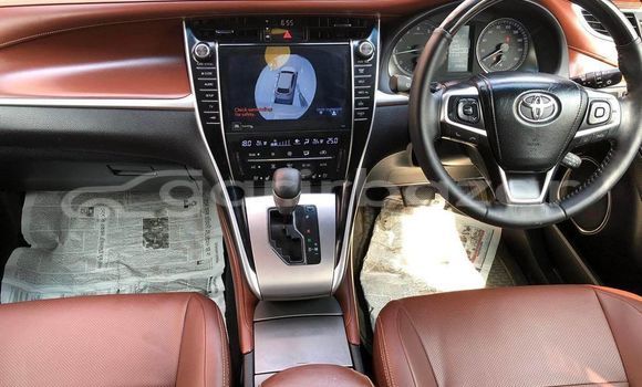 Buy Used 2018 Toyota Harrier in Dhaka, Dhaka Buy Used 2018 Toyota Harrier in Dhaka, Dhaka