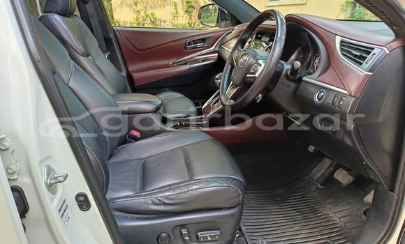 Buy Used 2015 Toyota Harrier in Dhaka, Dhaka Buy Used 2015 Toyota Harrier in Dhaka, Dhaka