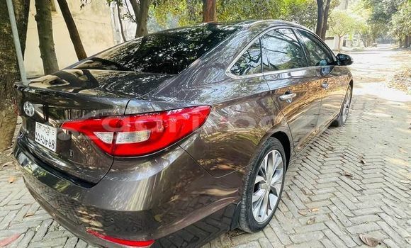 Buy Used 2016 Hyundai sonata in Dhaka, Dhaka Buy Used 2016 Hyundai sonata in Dhaka, Dhaka
