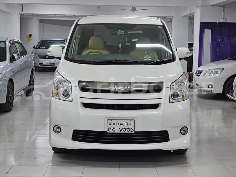 Big with watermark toyota noah dhaka dhaka 17101