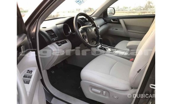 Buy Import 2011 Toyota Highlander in Import - Dubai, Bandarban Buy Import 2011 Toyota Highlander in Import - Dubai, Bandarban