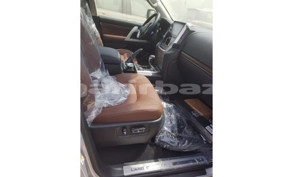Buy Import 2019 Toyota Land Cruiser in Import - Dubai, Bandarban Buy Import 2019 Toyota Land Cruiser in Import - Dubai, Bandarban