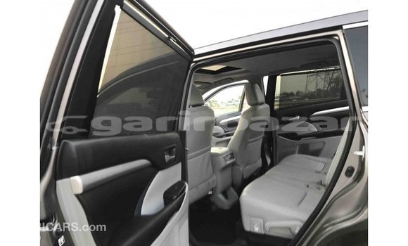 Buy Import 2016 Toyota Highlander in Import - Dubai, Bandarban Buy Import 2016 Toyota Highlander in Import - Dubai, Bandarban