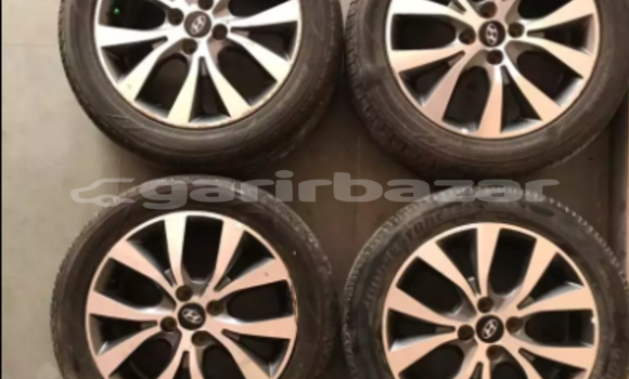 Medium with watermark wheel