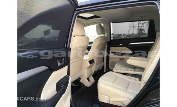 Buy Import 2014 Toyota Highlander in Import - Dubai, Bandarban Buy Import 2014 Toyota Highlander in Import - Dubai, Bandarban
