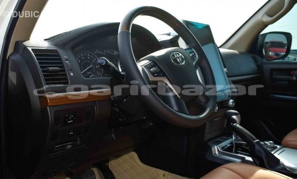 Buy Import 2011 Toyota Land Cruiser in Import - Dubai, Bandarban Buy Import 2011 Toyota Land Cruiser in Import - Dubai, Bandarban