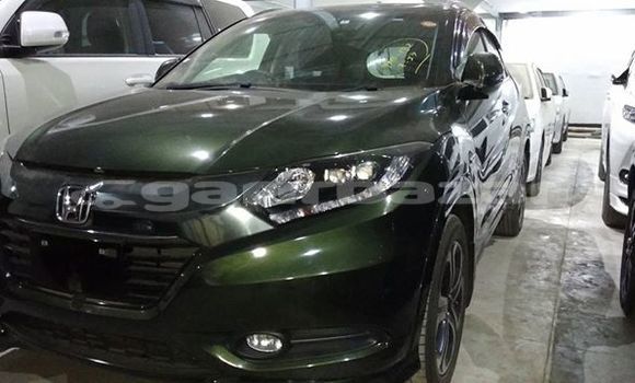 Buy Used 2014 Honda Vezel in Dhaka, Dhaka Buy Used 2014 Honda Vezel in Dhaka, Dhaka