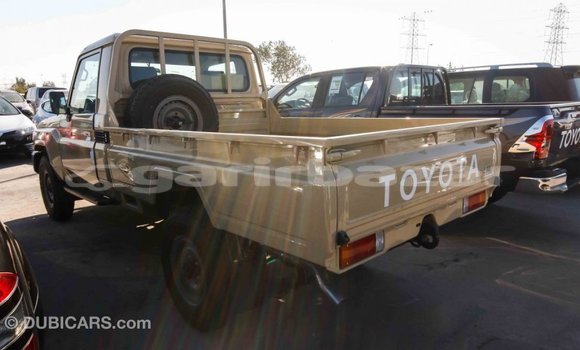 কেনা আমদানি Toyota Land Cruiser Beige গাড়ী মধ্যে ইম্পোর্ট - দুবাই মধ্যে Bandarban কেনা আমদানি Toyota Land Cruiser Beige গাড়ী মধ্যে ইম্পোর্ট - দুবাই মধ্যে Bandarban