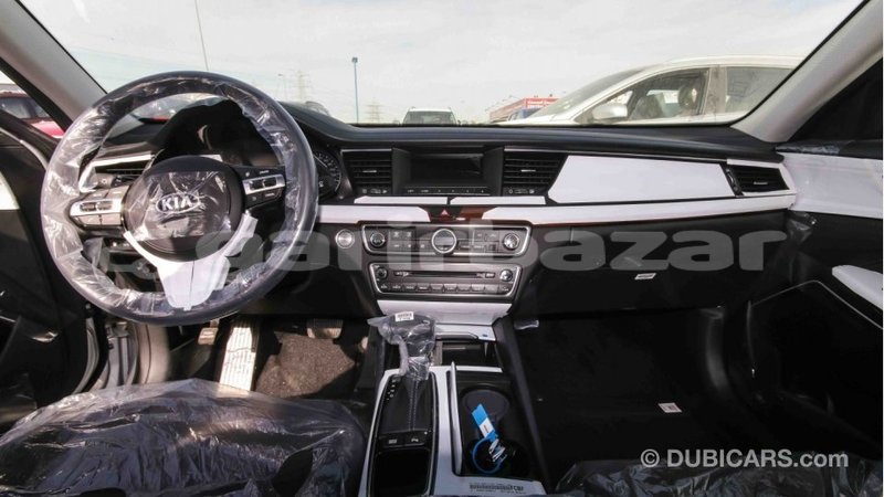 Big with watermark kia cadenza bandarban import dubai 1345