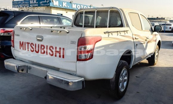 কেনা আমদানি Mitsubishi L200 White গাড়ী মধ্যে ইম্পোর্ট - দুবাই মধ্যে Bandarban কেনা আমদানি Mitsubishi L200 White গাড়ী মধ্যে ইম্পোর্ট - দুবাই মধ্যে Bandarban