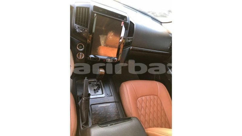 Big with watermark toyota land cruiser bandarban import dubai 1395