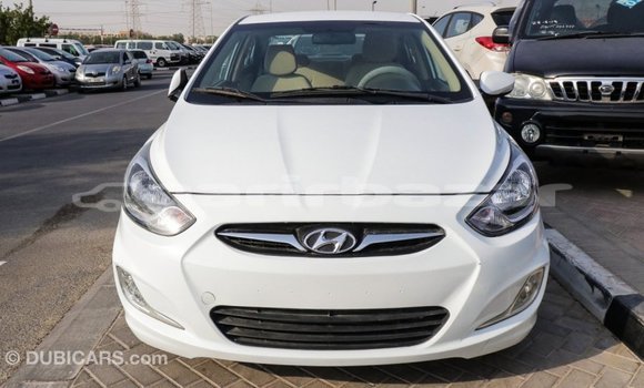 কেনা আমদানি Hyundai Accent White গাড়ী মধ্যে ইম্পোর্ট - দুবাই মধ্যে Bandarban কেনা আমদানি Hyundai Accent White গাড়ী মধ্যে ইম্পোর্ট - দুবাই মধ্যে Bandarban