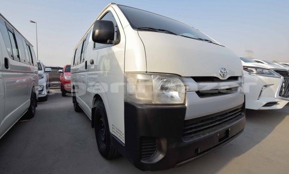 কেনা আমদানি Toyota Hiace White গাড়ী মধ্যে ইম্পোর্ট - দুবাই মধ্যে Bandarban কেনা আমদানি Toyota Hiace White গাড়ী মধ্যে ইম্পোর্ট - দুবাই মধ্যে Bandarban