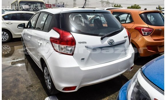 কেনা আমদানি Toyota Yaris White গাড়ী মধ্যে ইম্পোর্ট - দুবাই মধ্যে Bandarban কেনা আমদানি Toyota Yaris White গাড়ী মধ্যে ইম্পোর্ট - দুবাই মধ্যে Bandarban