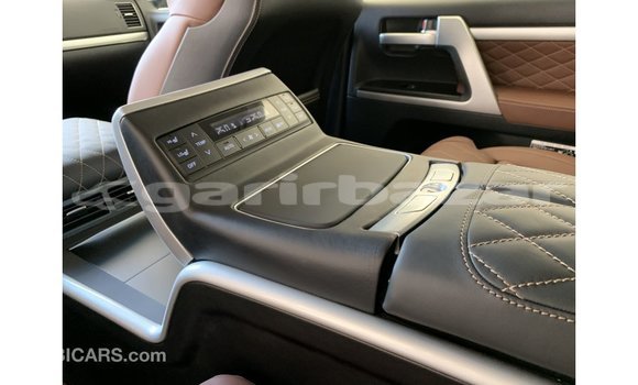 Buy Import 2019 Toyota Land Cruiser in Import - Dubai, Bandarban Buy Import 2019 Toyota Land Cruiser in Import - Dubai, Bandarban