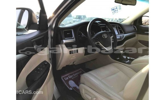 Buy Import 2015 Toyota Highlander in Import - Dubai, Bandarban Buy Import 2015 Toyota Highlander in Import - Dubai, Bandarban