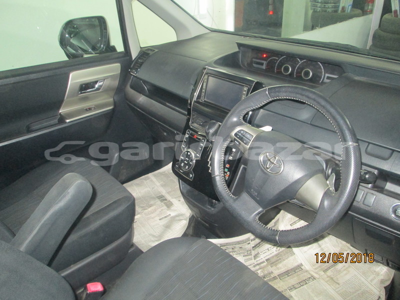 Big with watermark toyota noah dhaka dhaka 1621