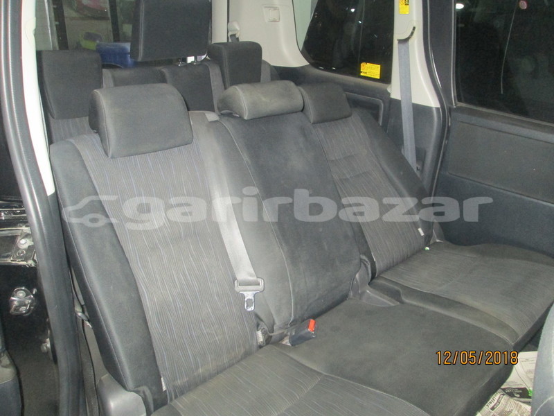 Big with watermark toyota noah dhaka dhaka 1621