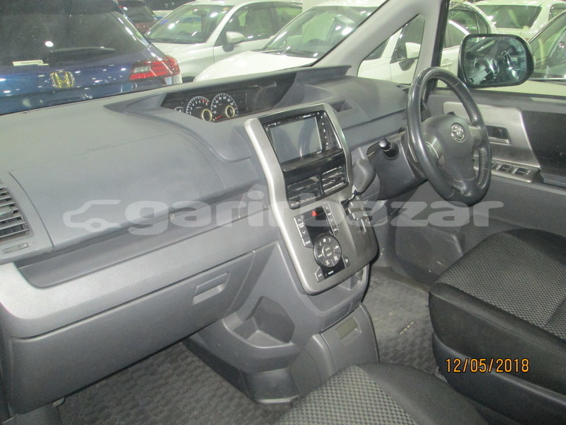 Big with watermark toyota noah dhaka dhaka 1622