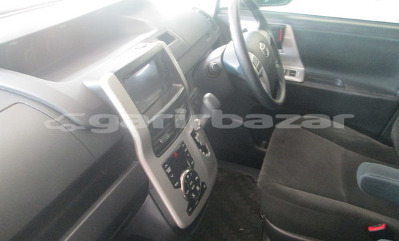 Buy Import Toyota Noah in Dhaka, Dhaka Buy Import Toyota Noah in Dhaka, Dhaka